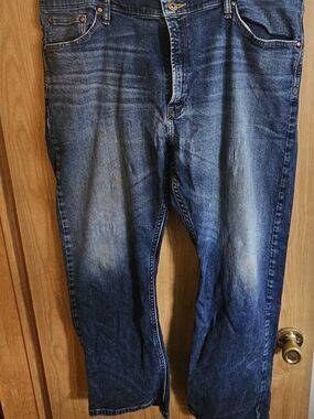 Wrangler Men's Faded Blue Relaxed Jeans